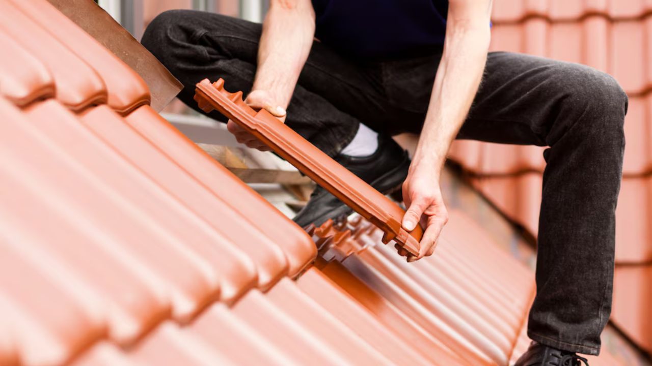 Roof Repair vs. Roof Replacement: What's Best?